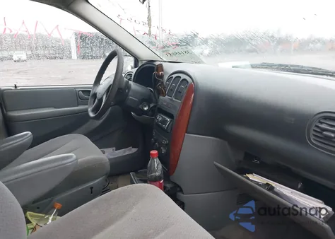 2007 Chrysler Town & Country from USA, damaged, VIN 1A4GJ45R17B101079